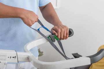HIGH000311_isa-optimal-hook Пациентски подемник за изправяне Invacare ISA COMPACT – до 140 кг