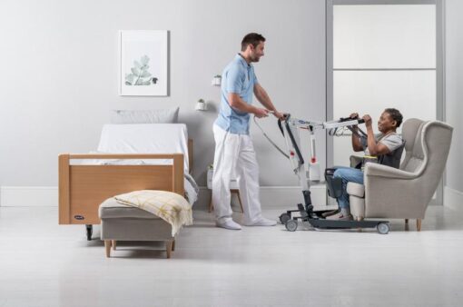 MPIC014336_ISA-COMPACT-BE05 Пациентски подемник за изправяне Invacare ISA COMPACT – до 140 кг