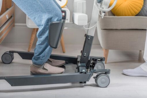 MPIC014338_ISA-COMPACT-BE23 Пациентски подемник за изправяне Invacare ISA COMPACT – до 140 кг